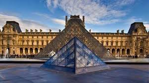 Image of museum in Paris